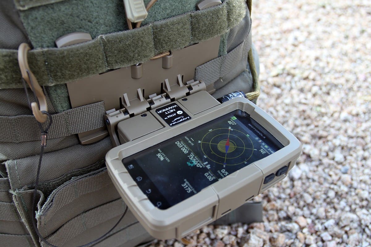 Фото военных телефонов. Juggernaut Case тактическая платформа. Джаггернаут чехол. Тактический чехол для самсунг а80. Военный Samsung Tactical.