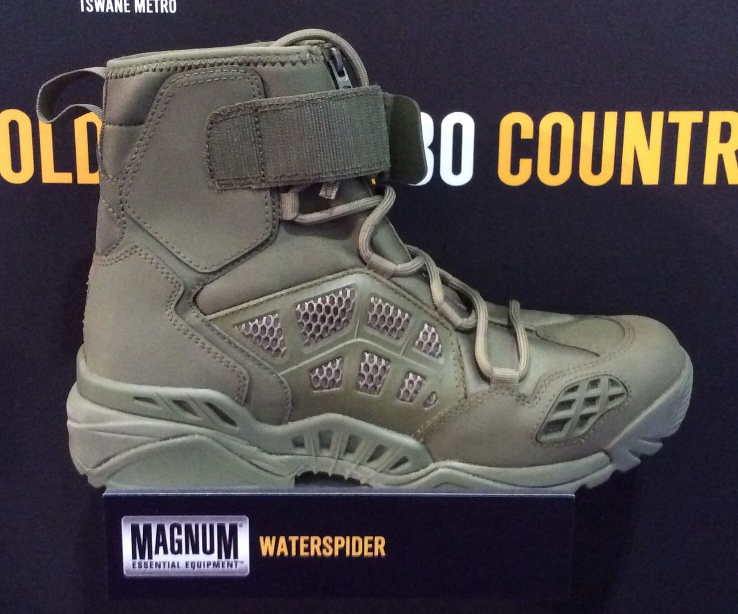 magnum spider tactical boots