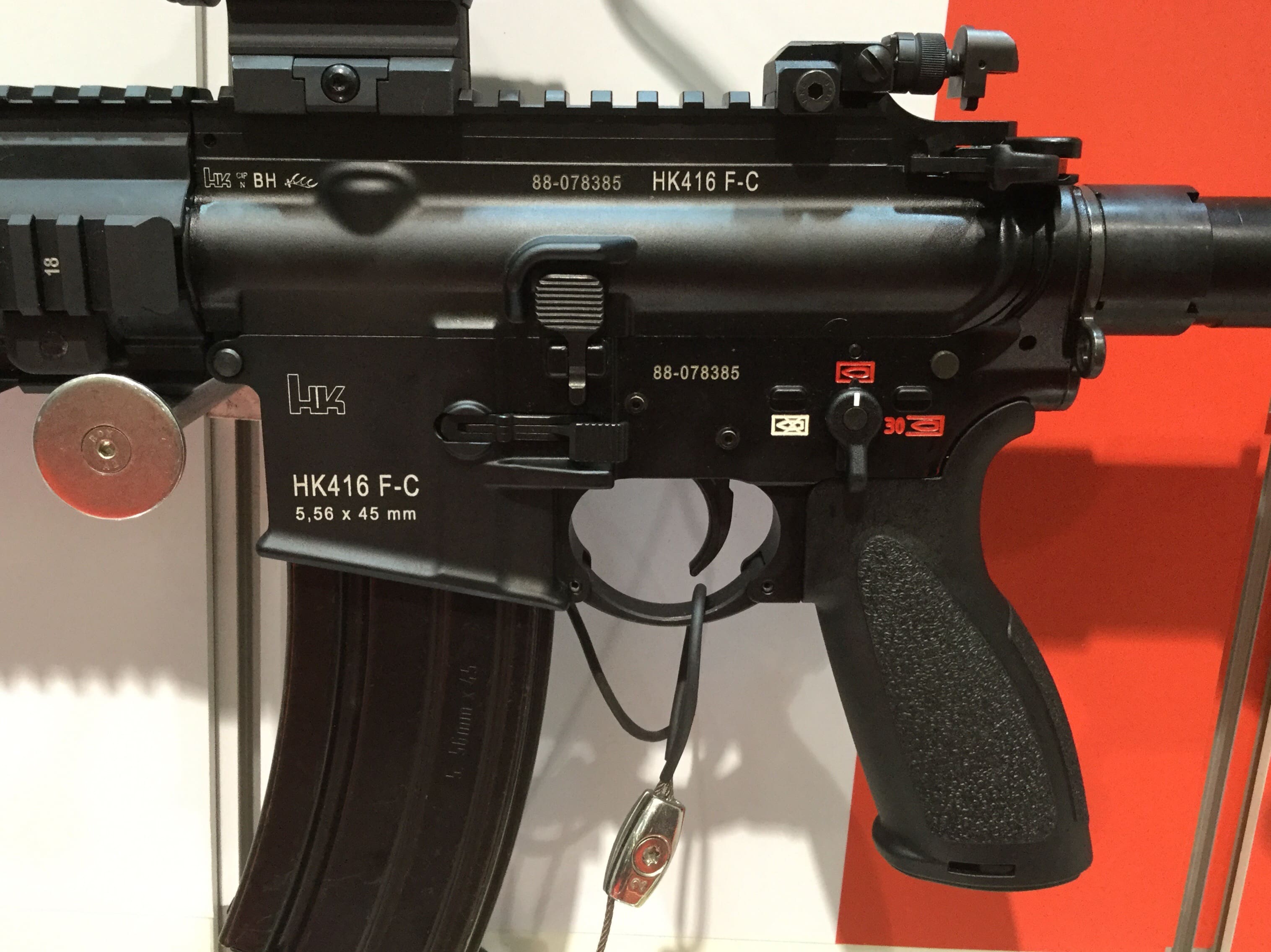 HK416F – Custo Tippmann TMC – AUM