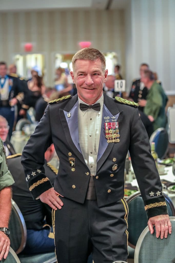 “Soldiers Love Tails!” Army Adds Tails to Mess Dress Uniform | Soldier ...
