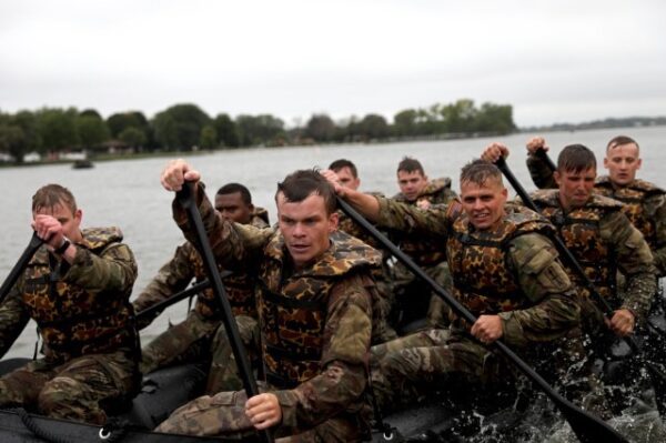 Wisconsin Guard Soldiers Hone Water Survival, Rescue Skills - Soldier ...