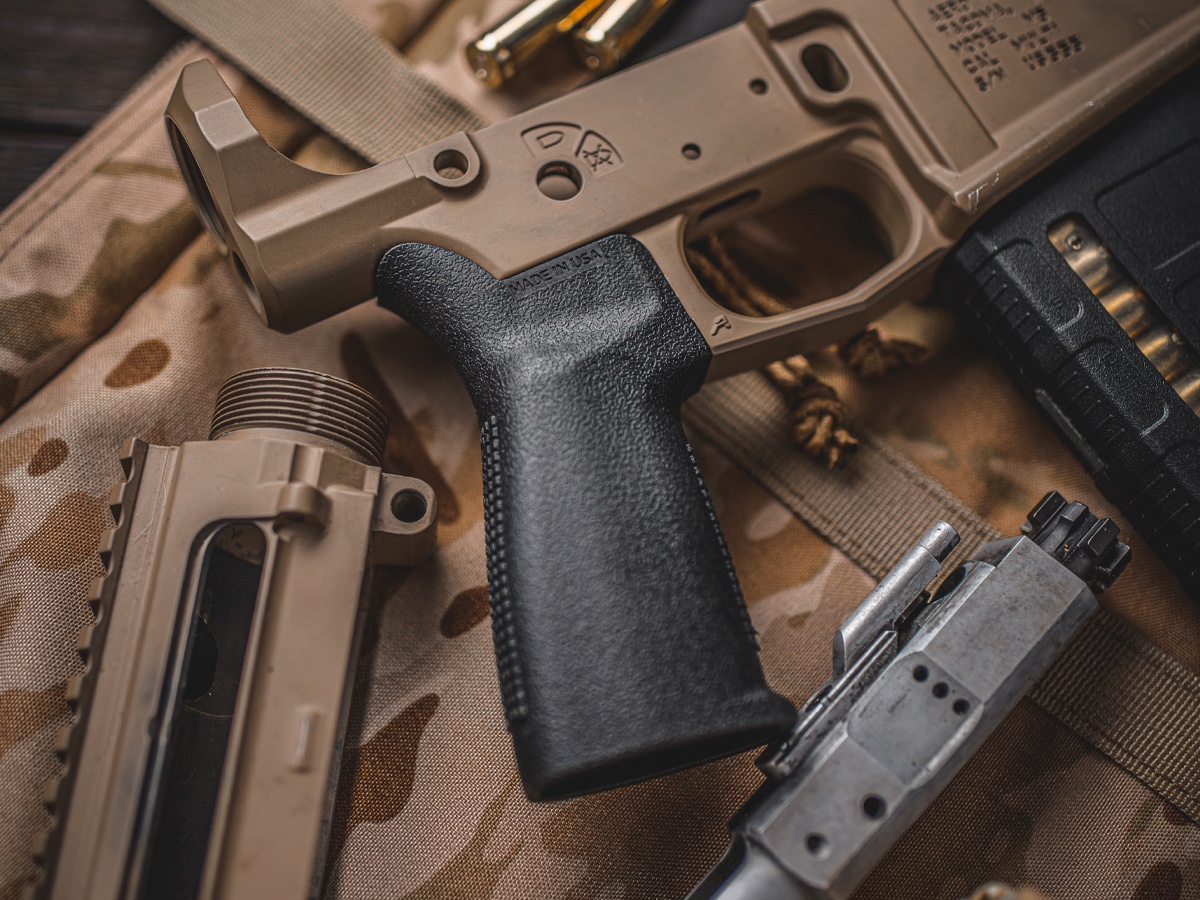 CQG™ GRIP FOR AR-15/SR-25 — Reptilia