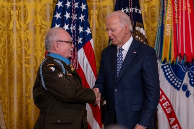 7 Soldiers from Korean, Vietnam Wars receive Medals of Honor