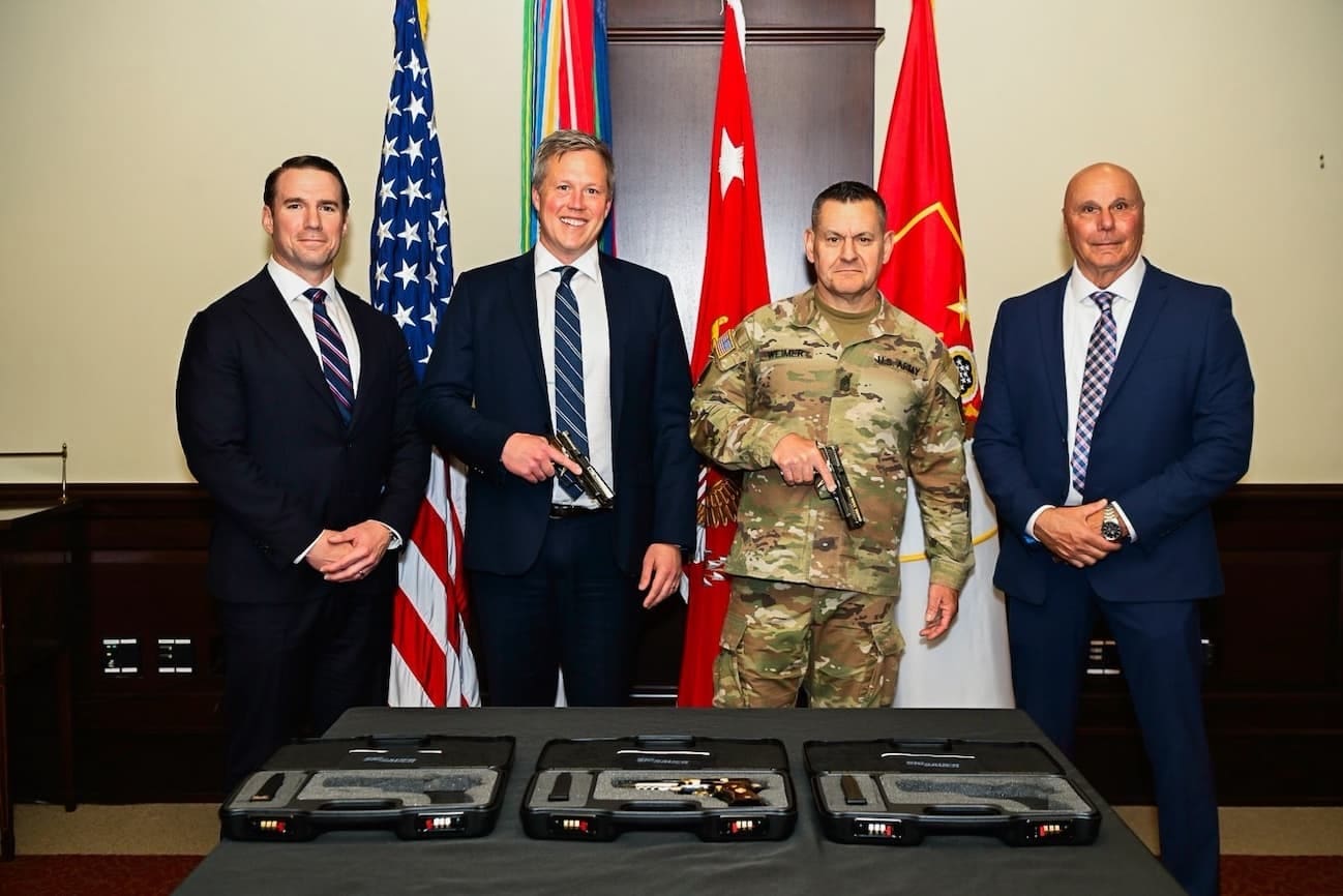United States Army and SIG SAUER Recognize Army’s Anniversary with Commemorative Firearms United States Army and SIG SAUER Recognize Army’s Anniversary with Commemorative Firearms